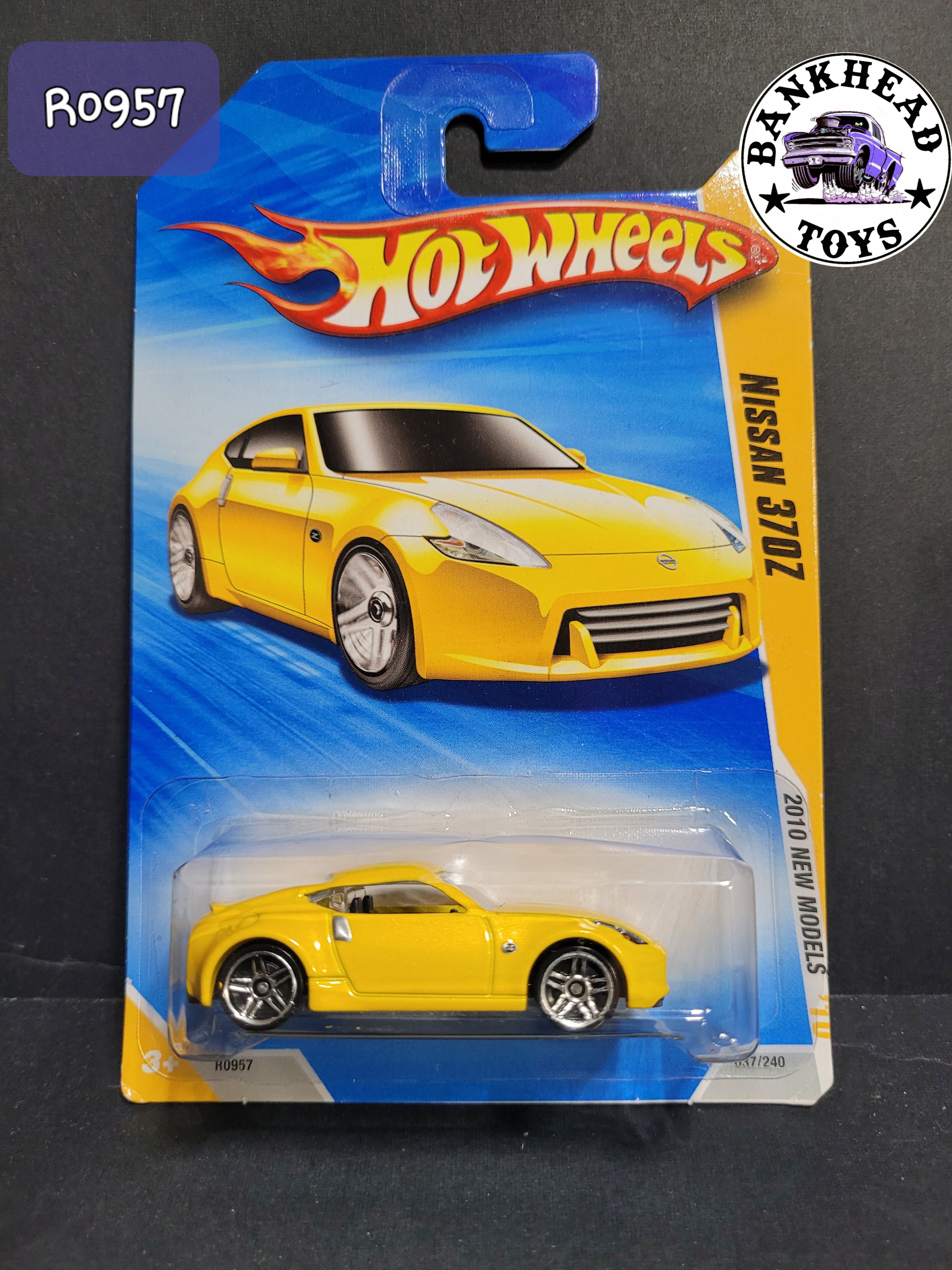 NISSAN 370Z YELLOW R0957