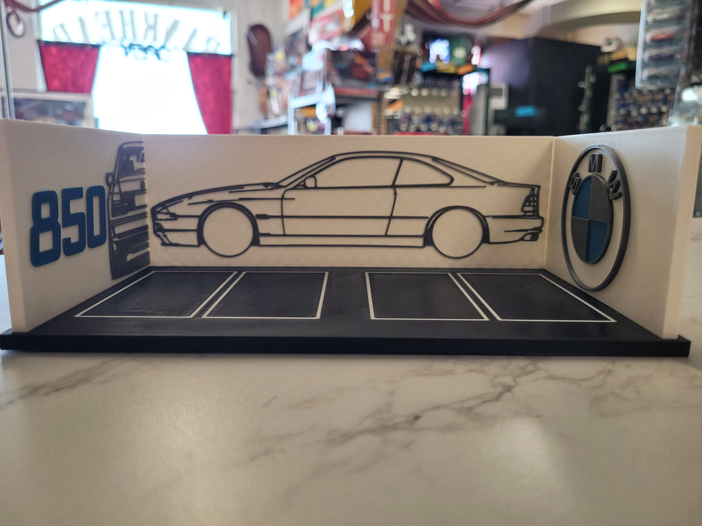 BMW DIORAMA 8.5"WX4.5"DX3"H